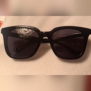 Gucci Black and Gold Sunglasses